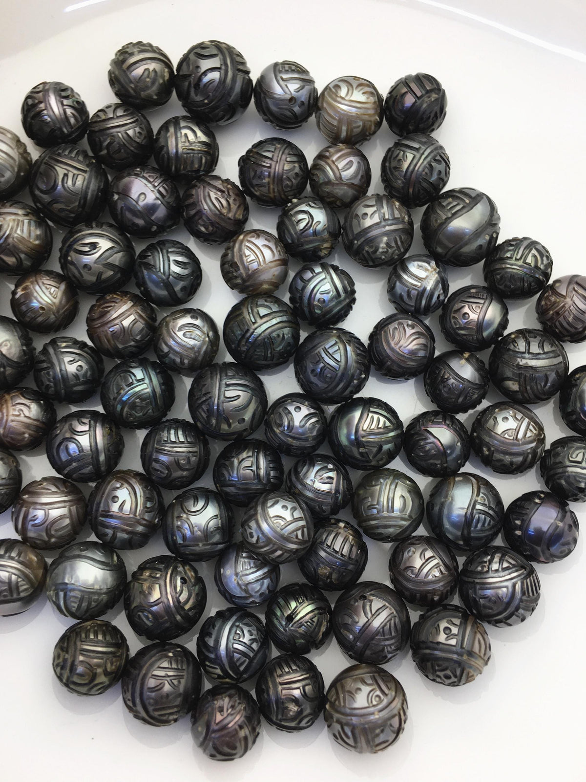 1pc AA 10-14mm Green Black Near Round Carved Tahitian Pearl - Hand Cared - Tattoo Tahitian Pearls, carved pearls, through hole, CAC-FLW-9-3