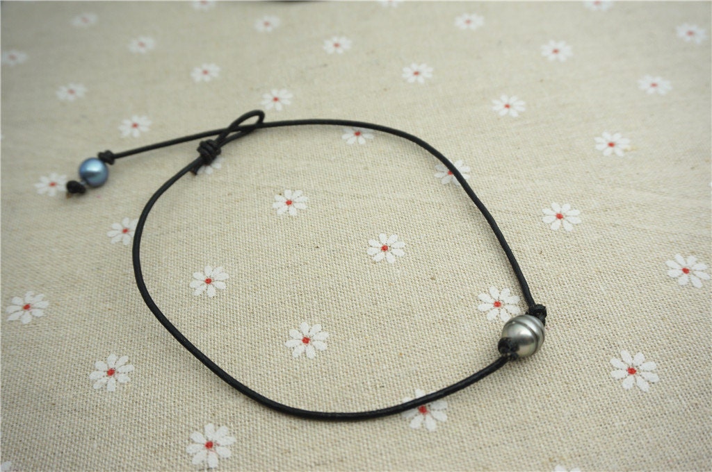 9-11mm Tahitian Leather pearl choker Necklace, hand rolled and knotted leather necklace, Black Leather Pearl necklace, Le11-008