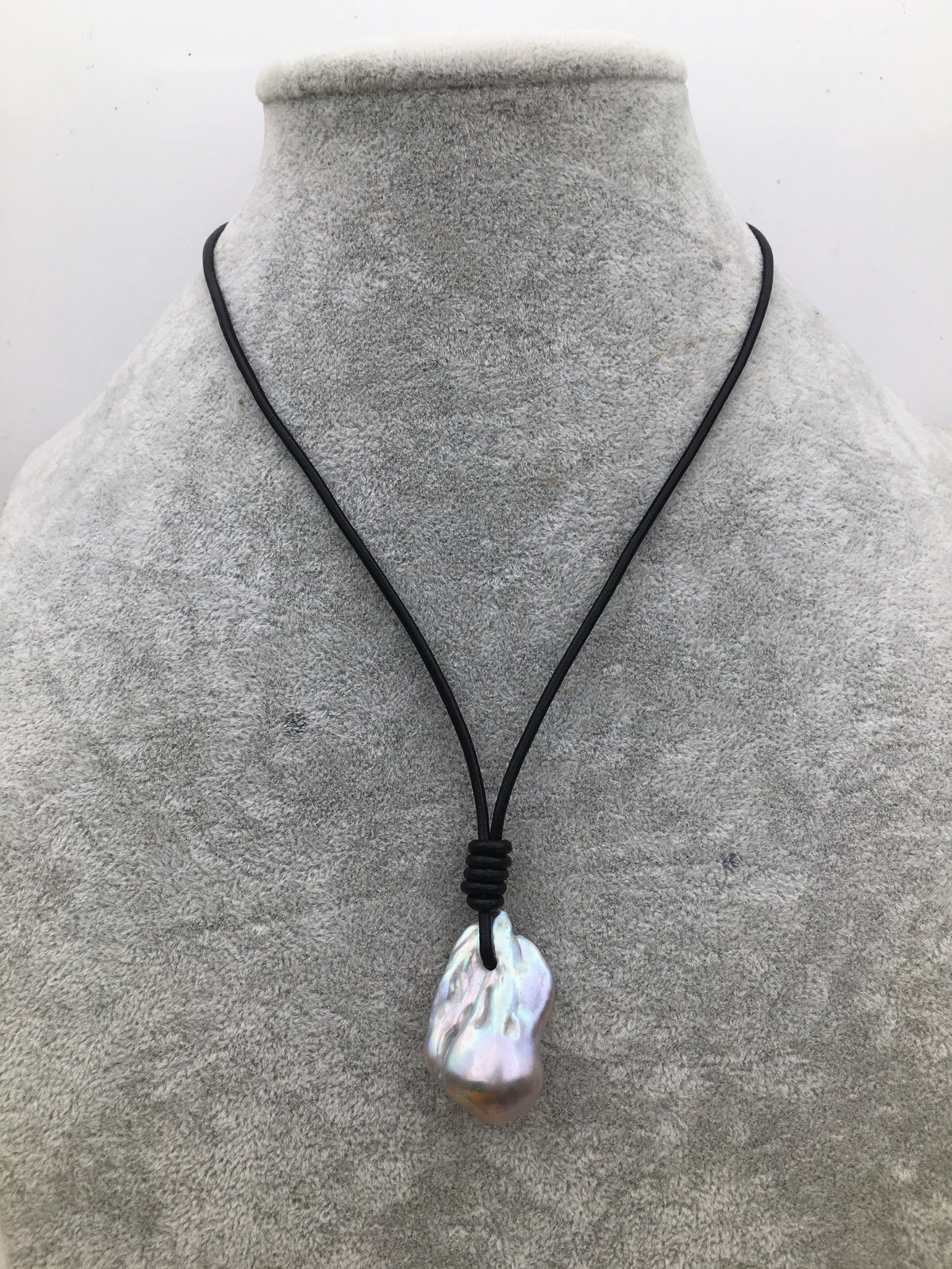 Big Gray Flameball pearl and leather necklace, Baroque Freshwater Pearl Drop Necklace, Flaming ball pearl necklace, wholesale, Le4-064
