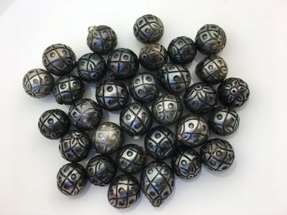 1pc 12/13/14mm Oval Pineapple Carved Tahitian Pearl - Hand Carved - Tattoo Tahitian Pearls, carved pearls, flower designs, CAC-FLW-9-7