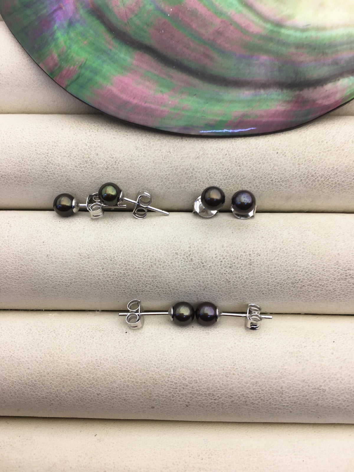 1 pair AAA 4-5mm Brown Round Pearl Stud Earrings,Sterling Silver,Wedding,classic pearl studs,SE1-T19