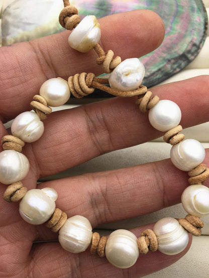 11mm white big pearl Tan leather HandMade bracelet,Leather Pearls Bracelet, Le21-002